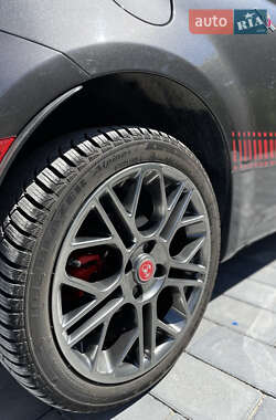 Хэтчбек Abarth Fiat 500 2015 в 