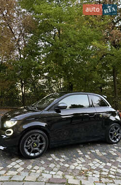 Хэтчбек Abarth Fiat 500 2023 в 