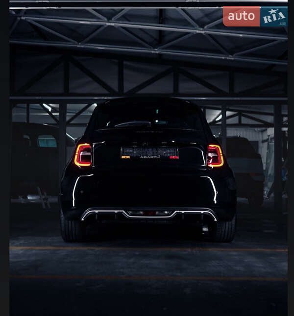 Хэтчбек Abarth Fiat 500 2023 в Львове