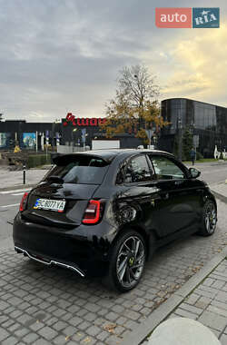 Хэтчбек Abarth Fiat 500 2023 в 