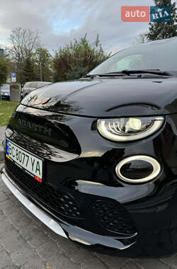 Хэтчбек Abarth Fiat 500 2023 в 