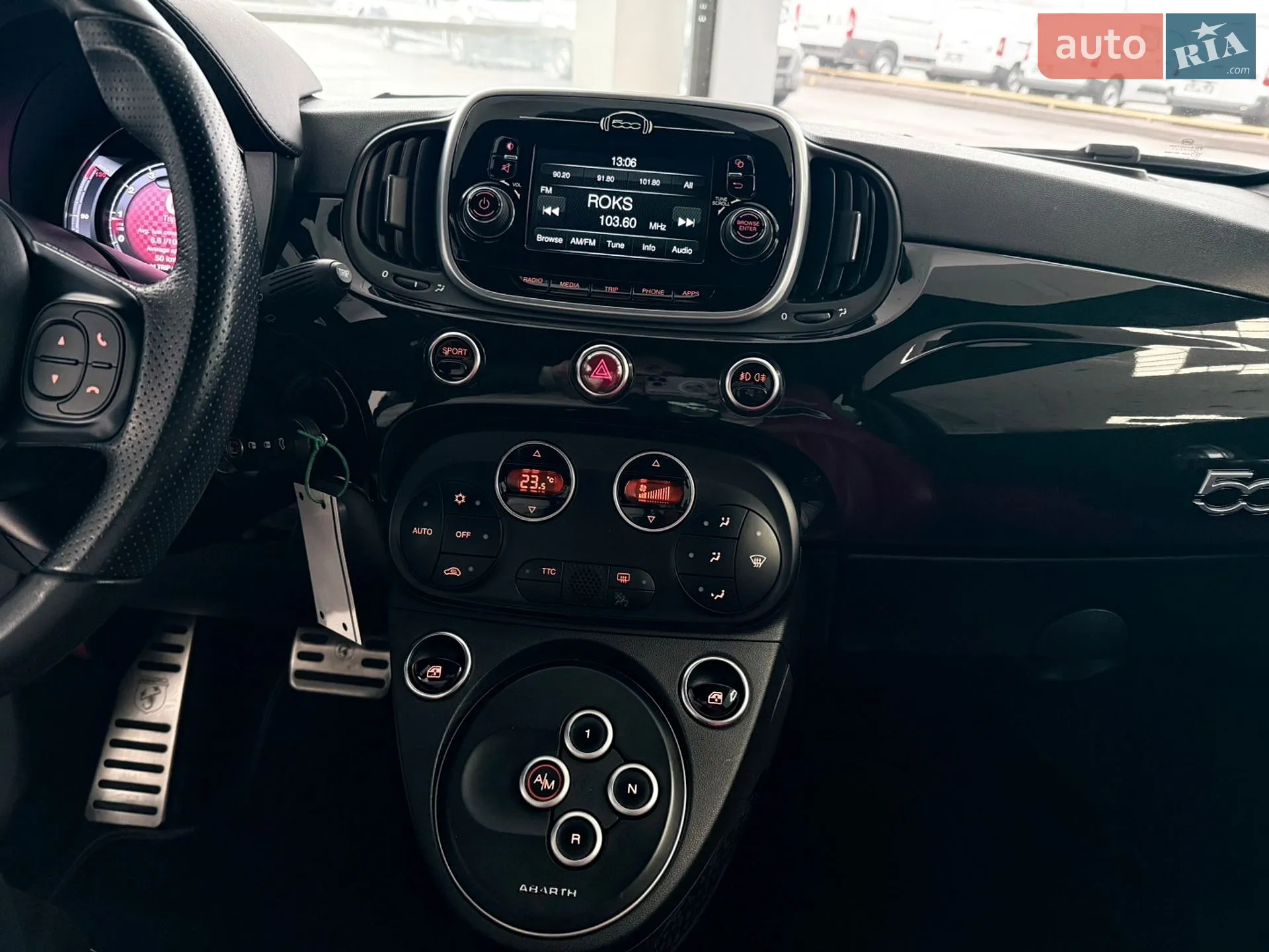 2017 Abarth 595 - мініатюра 13