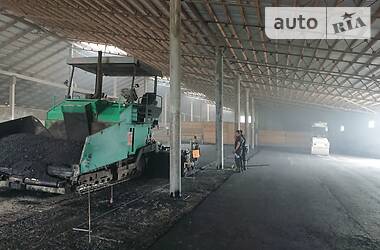 Асфальтоукладчик ABG Titan 8820 2004 в 