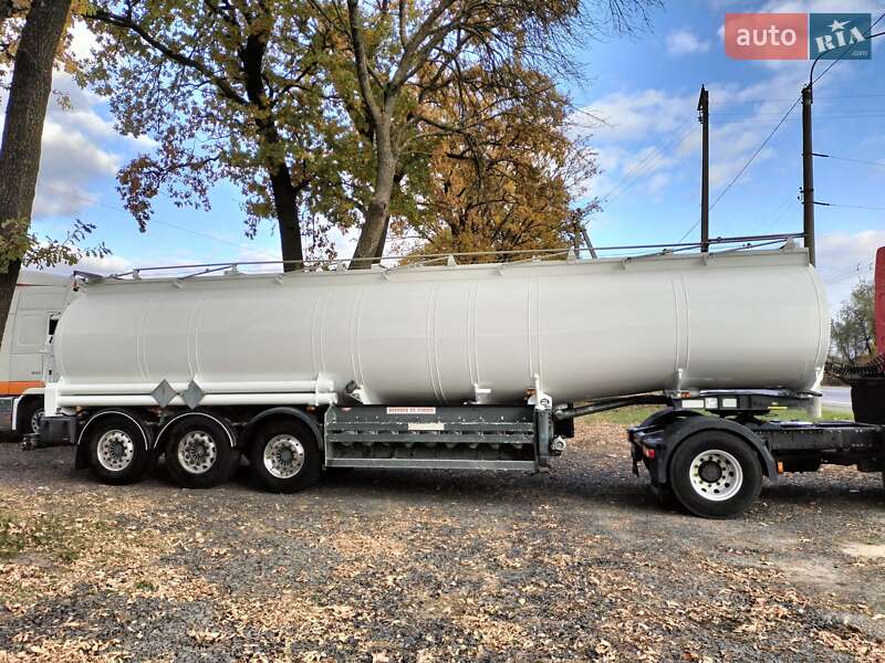 Цистерна напівпричіп Acerbi 02Т 2006 в Луцьку