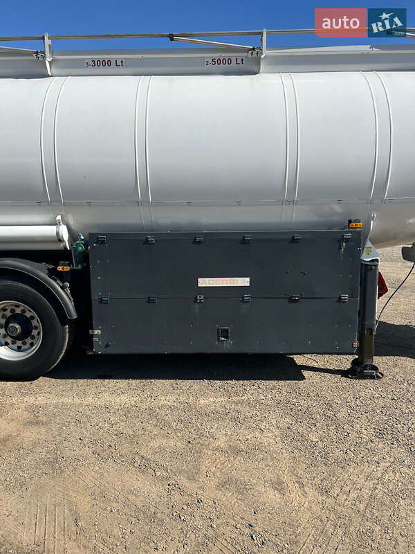 Цистерна Acerbi 21L2.39-A 2005 в Черновцах