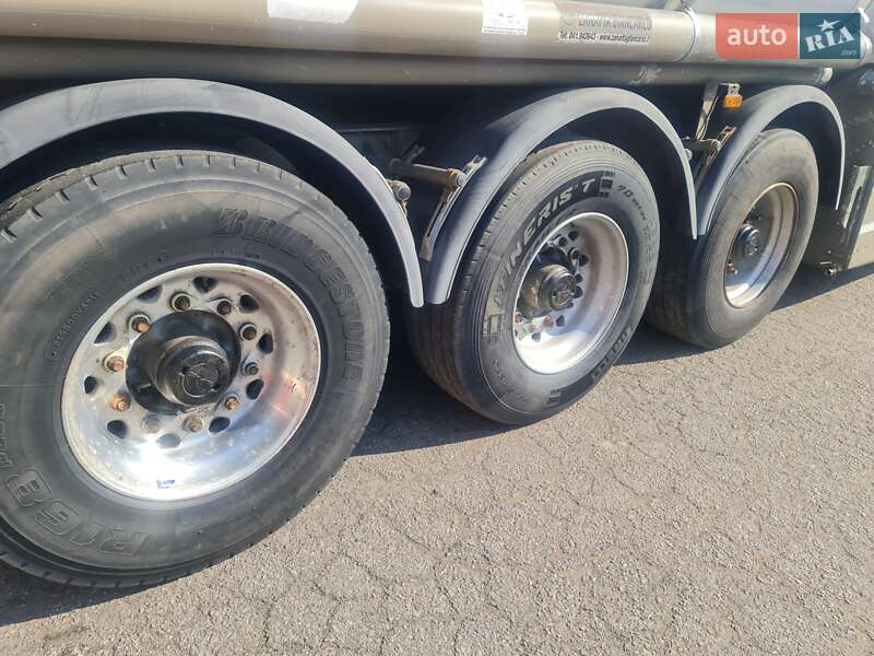 Цистерна полуприцеп Acerbi 21L 2000 в Виннице