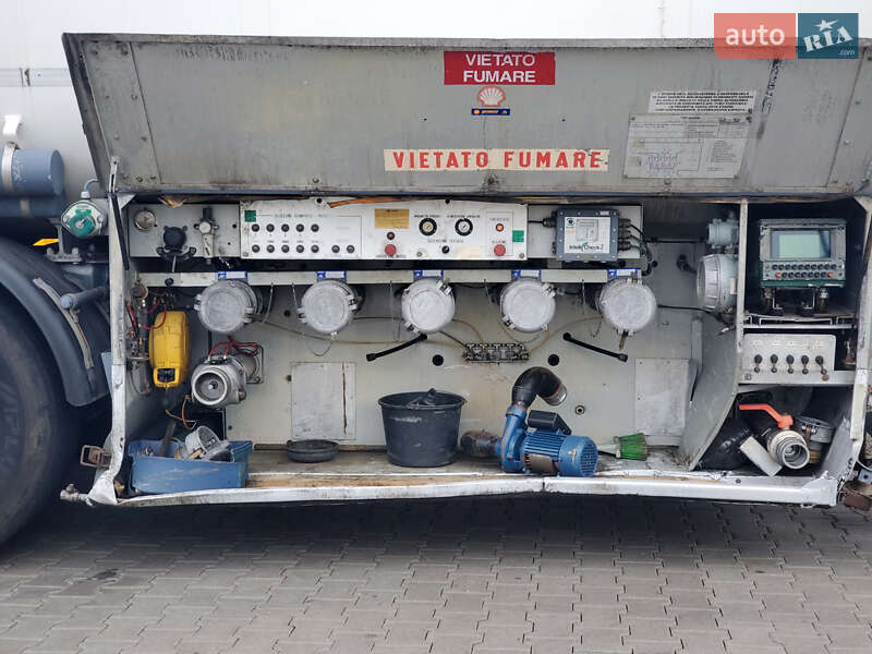 Цистерна полуприцеп Acerbi 21L 2002 в Ровно