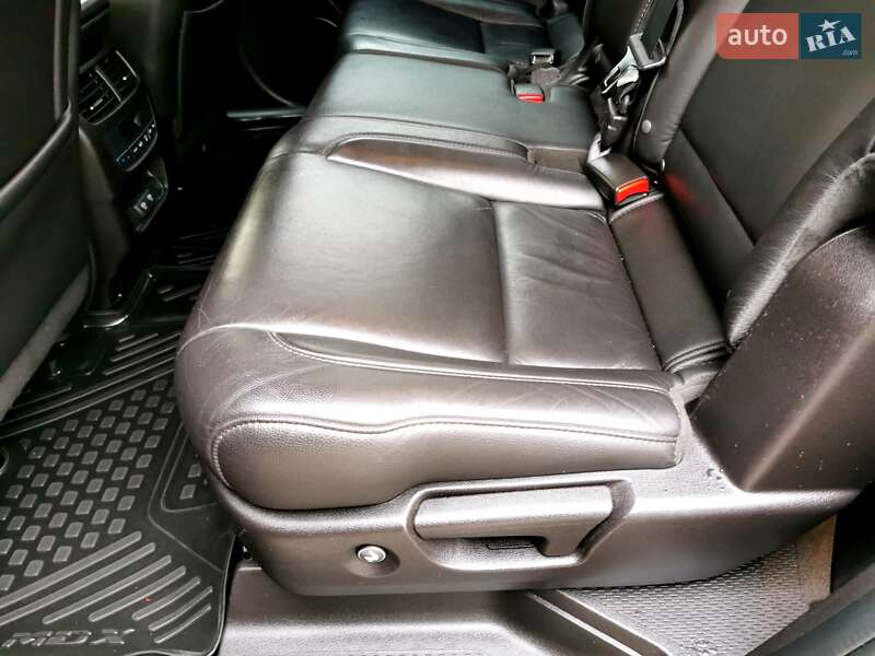 Внедорожник / Кроссовер Acura MDX 2017 в Киеве