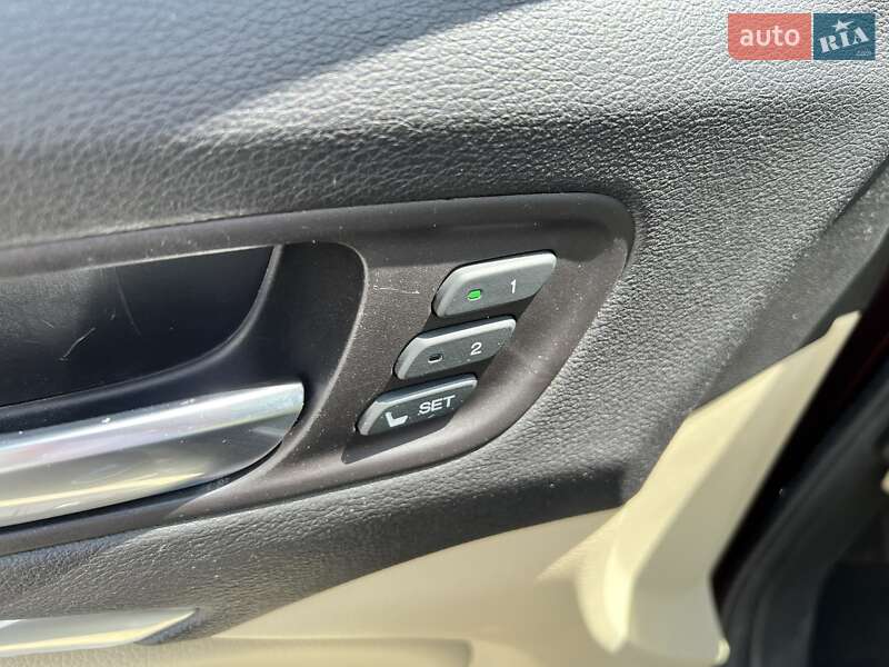 Позашляховик / Кросовер Acura MDX 2016 в Рівному