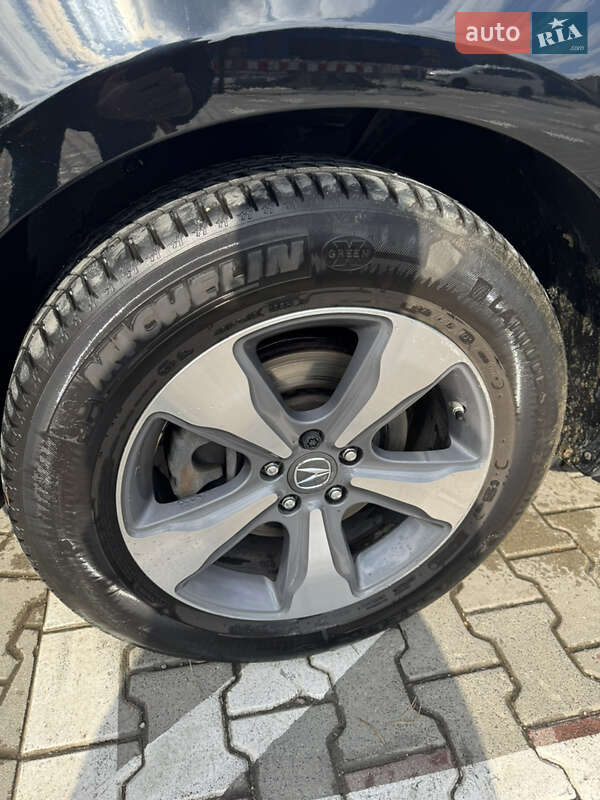 Позашляховик / Кросовер Acura MDX 2016 в Києві