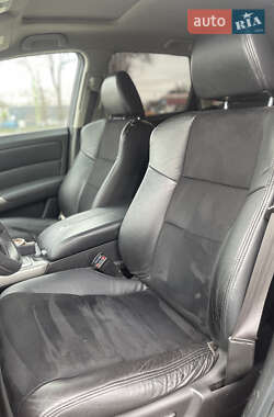 Позашляховик / Кросовер Acura RDX 2011 в 