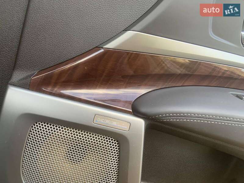 Седан Acura RLX 2015 в Львові