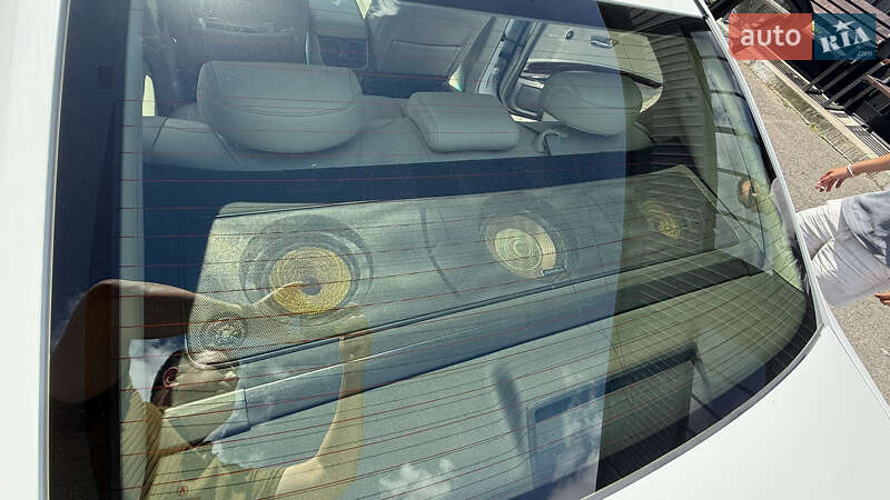 Седан Acura RLX 2015 в Ровно
