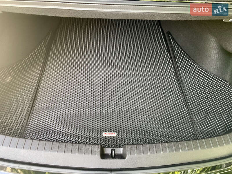 Седан Acura TLX 2017 в Киеве