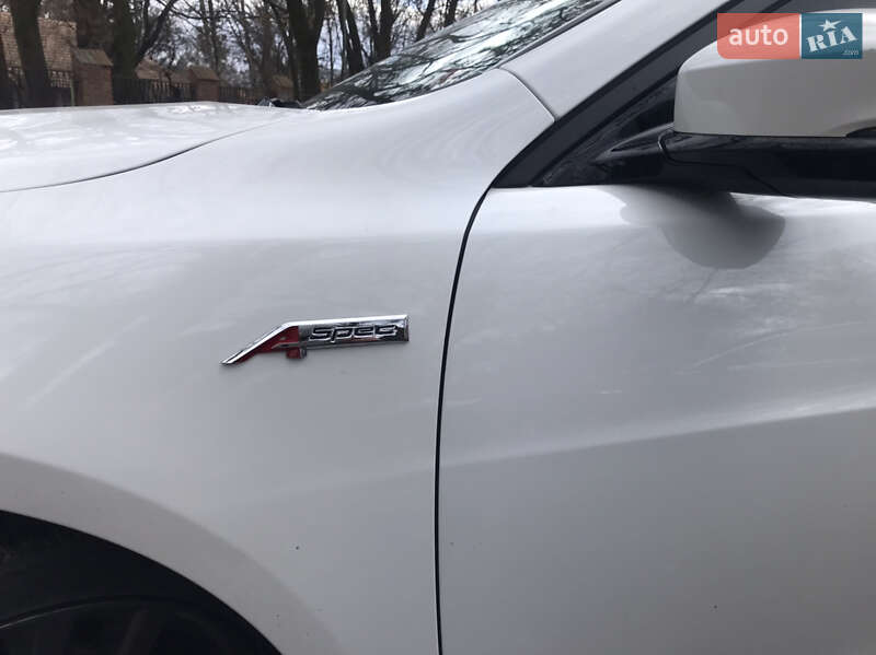 Седан Acura TLX 2017 в Львове
