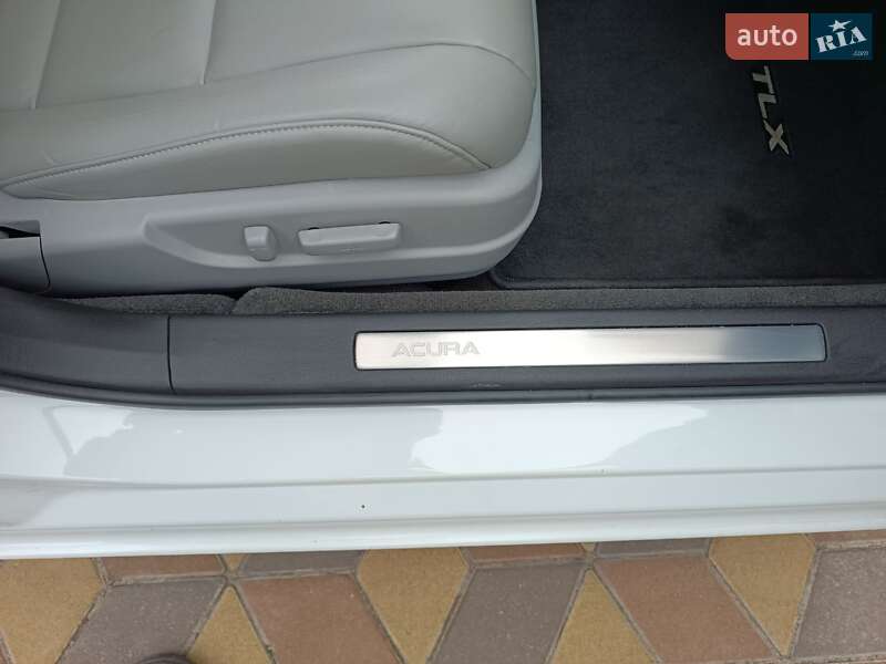 Седан Acura TLX 2016 в Чернигове