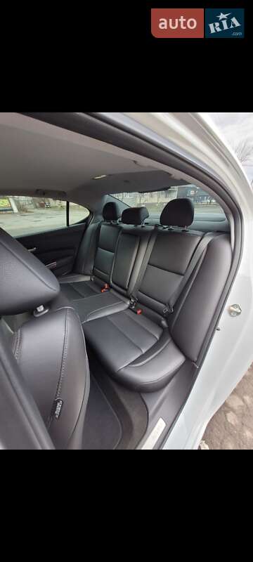 Седан Acura TLX 2015 в Кривом Роге