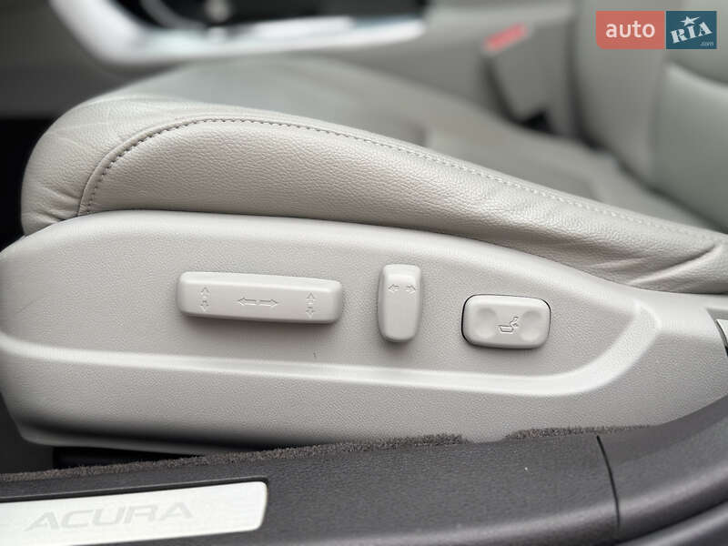 Седан Acura TLX 2018 в Тернополі