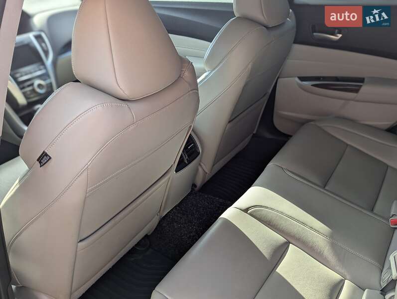 Седан Acura TLX 2015 в Львове