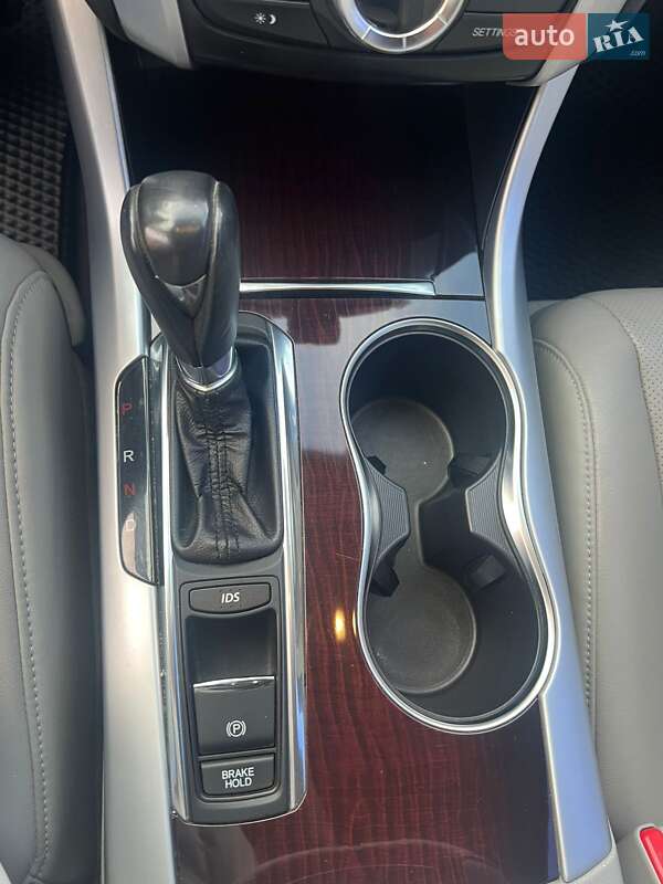 Седан Acura TLX 2015 в Києві