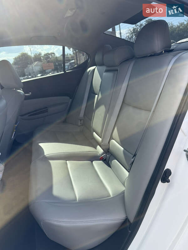 Седан Acura TLX 2016 в Житомире