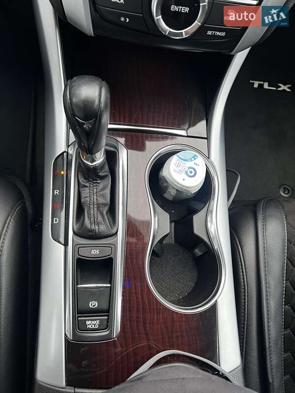 Седан Acura TLX 2016 в Киеве