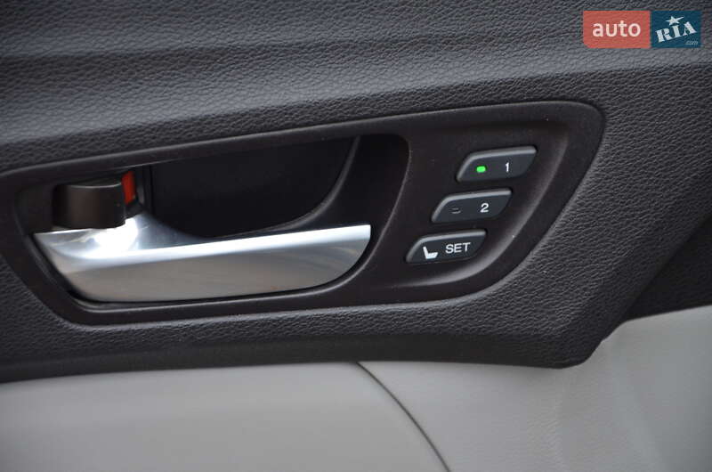 Седан Acura TLX 2016 в Павлограді