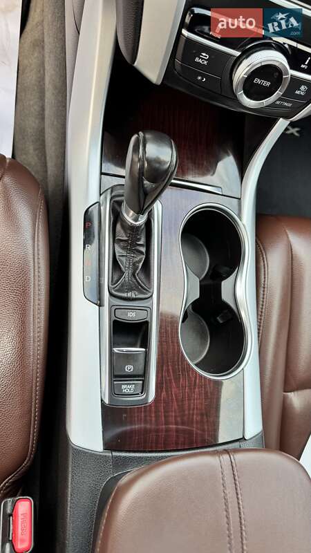 Седан Acura TLX 2015 в Тернополе