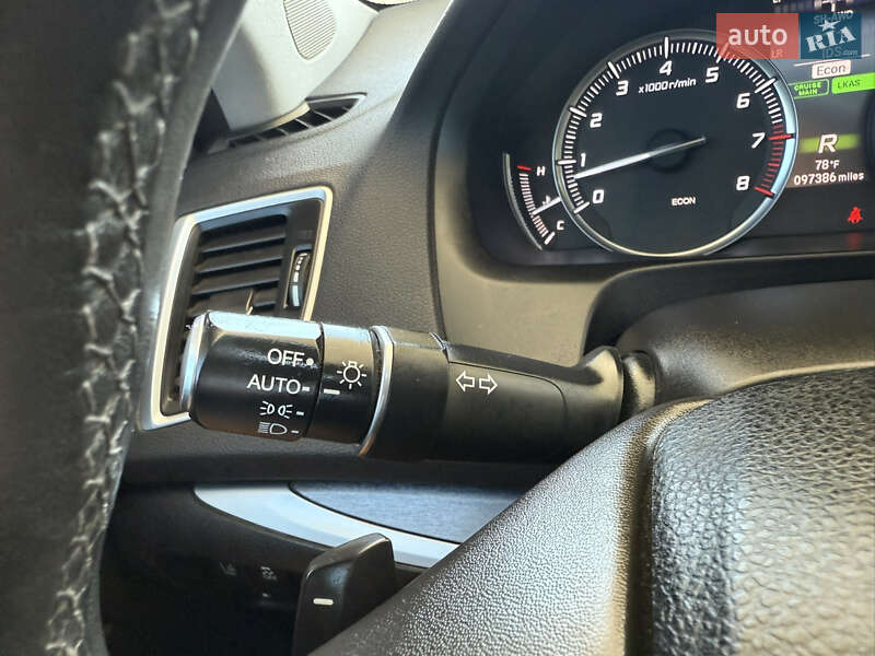 Седан Acura TLX 2015 в Хмельницькому