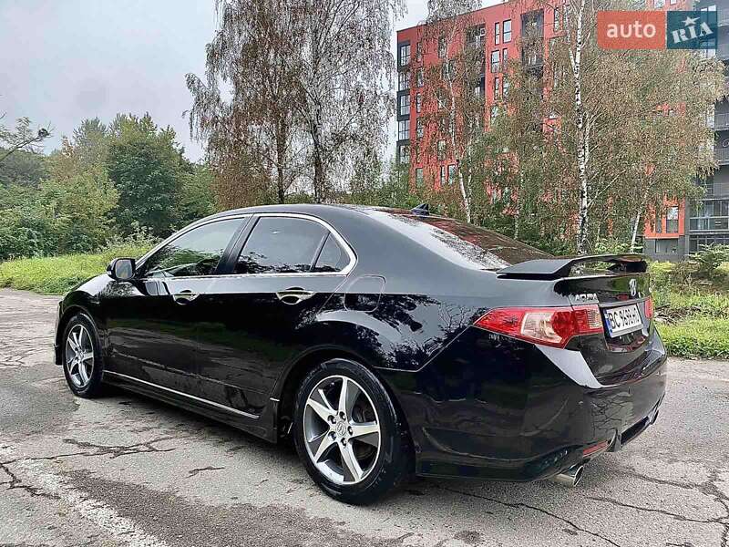 Седан Acura TSX 2013 в Львове