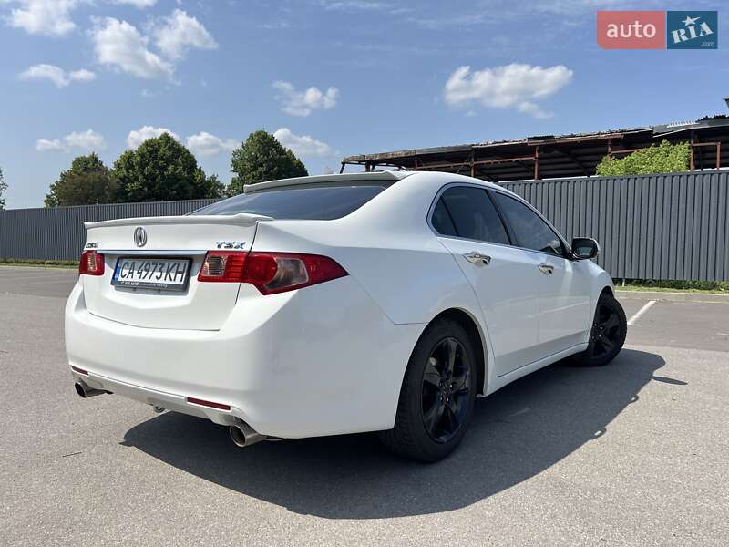 Седан Acura TSX 2011 в Богуславі