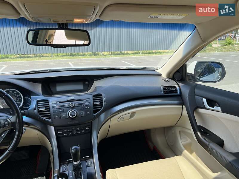 Седан Acura TSX 2011 в Богуславі