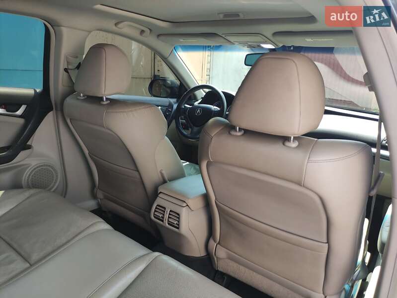 Седан Acura TSX 2011 в Новомосковске