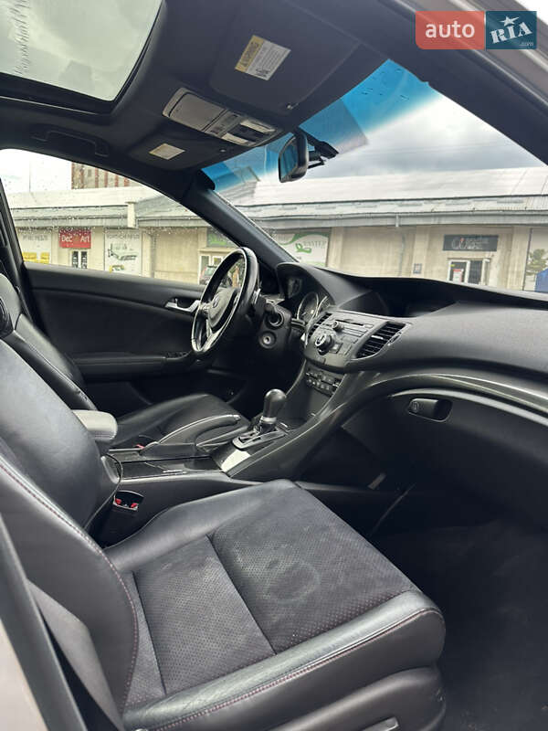 Седан Acura TSX 2013 в Львові