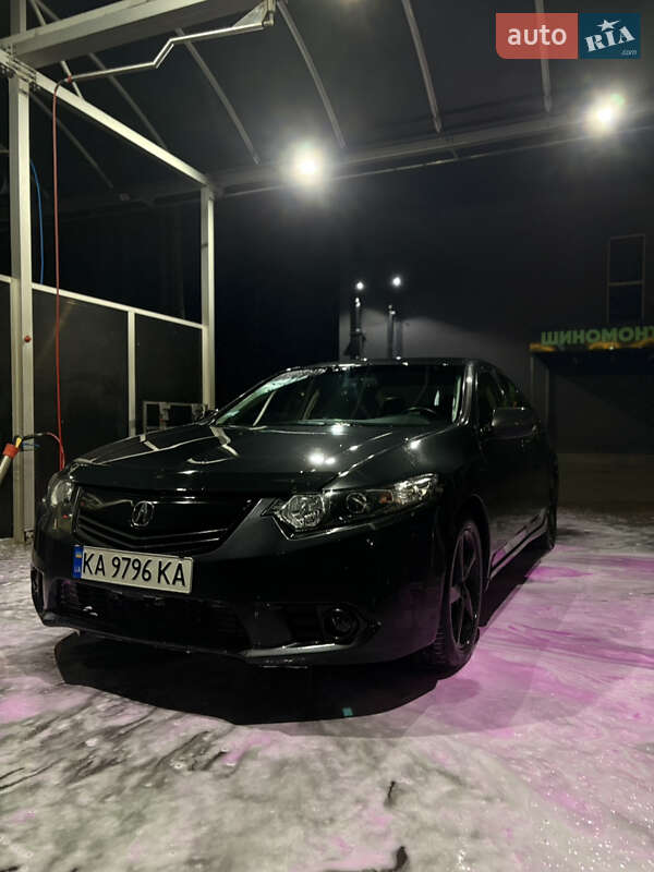 Седан Acura TSX 2012 в Бучі