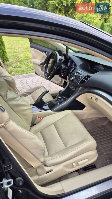 Седан Acura TSX 2011 в Львове