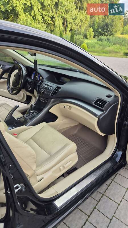 Седан Acura TSX 2011 в Львове