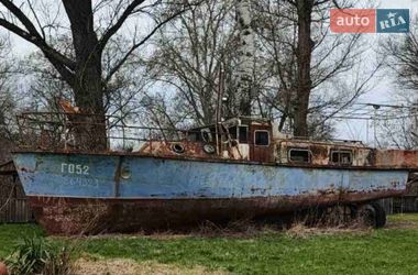 Катер Адмиралтеец 371 1991 в Кременчуці