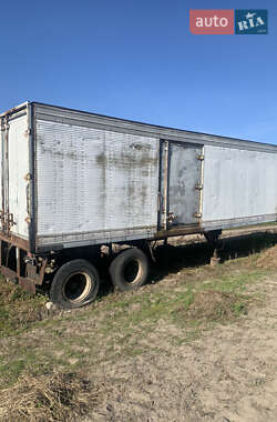 Рефрижератор AHP TRI AXLE 1990 в Вышгороде