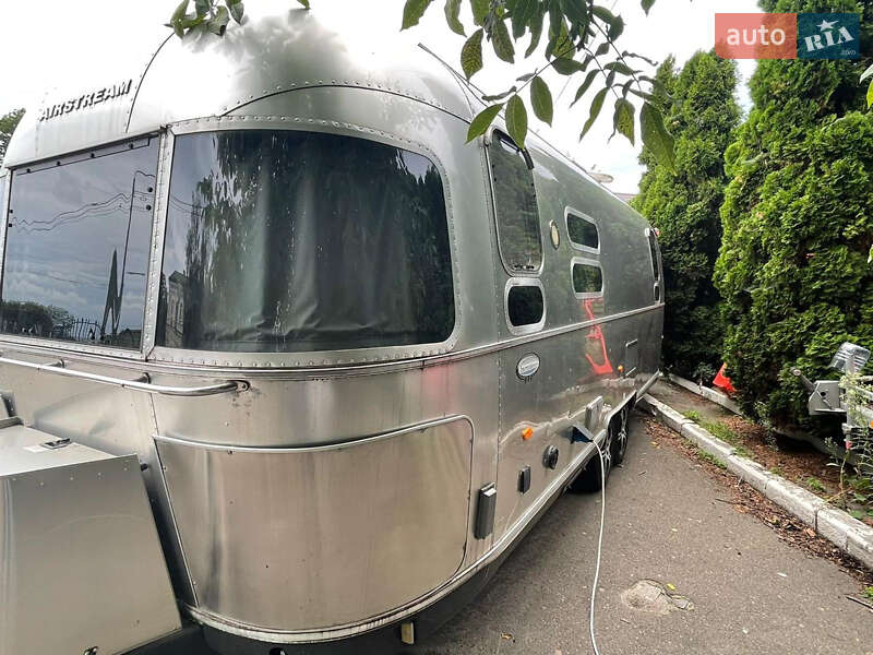 Дом на колесах Airstream International 2009 в Киеве