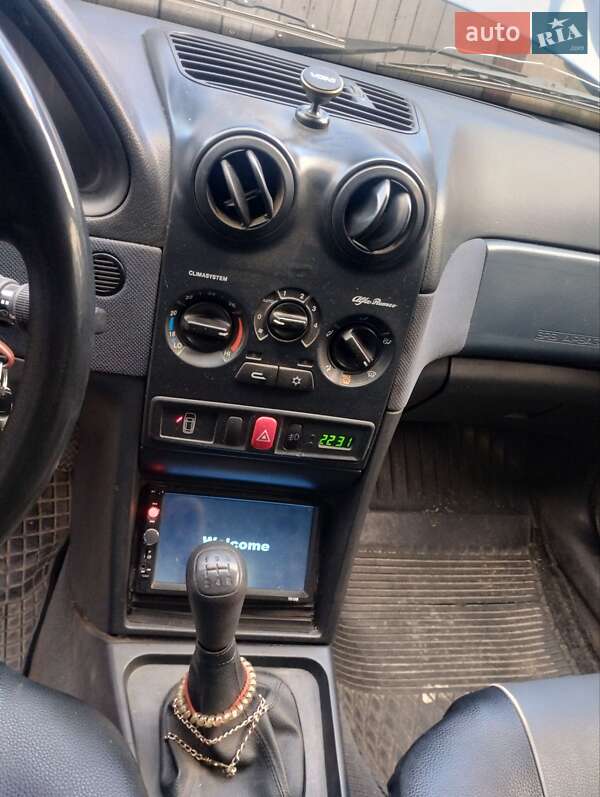 Хэтчбек Alfa Romeo 146 1997 в Дубровице фото 9 Хэтчбек Alfa Romeo 146 1997 в Дубровице