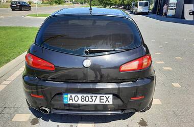 Хетчбек Alfa Romeo 147 2007 в Ужгороді