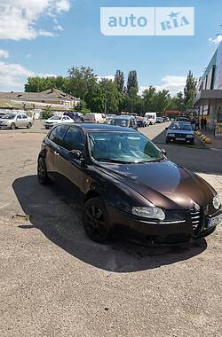 Купе Alfa Romeo 147 2001 в Нежине