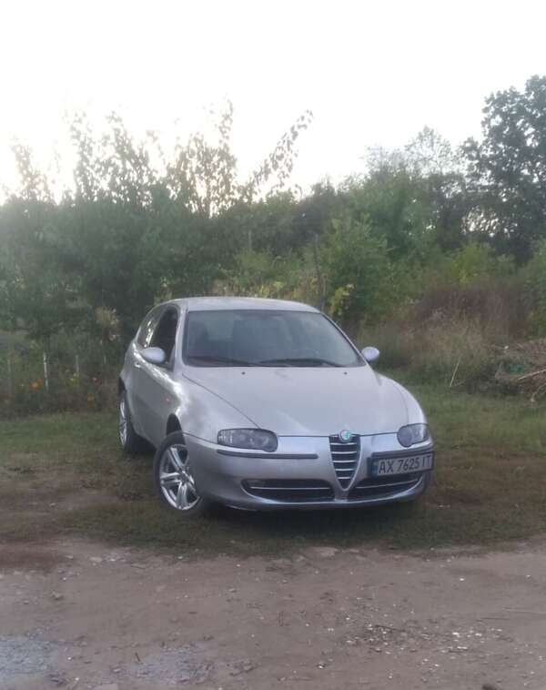 Купе Alfa Romeo 147 2001 в Змиеве