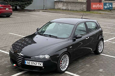 Хетчбек Alfa Romeo 147 2006 в Дніпрі