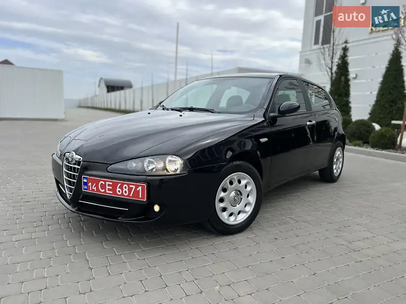 Хетчбек Alfa Romeo 147 2009 в 