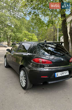 Хетчбек Alfa Romeo 147 2005 в 