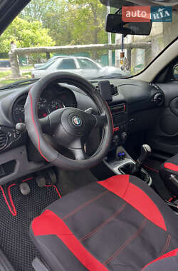 Хетчбек Alfa Romeo 147 2005 в 