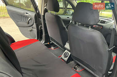Хетчбек Alfa Romeo 147 2005 в 