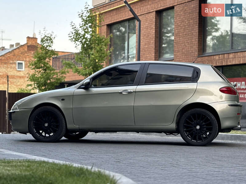 Хэтчбек Alfa Romeo 147 2003 в Львове